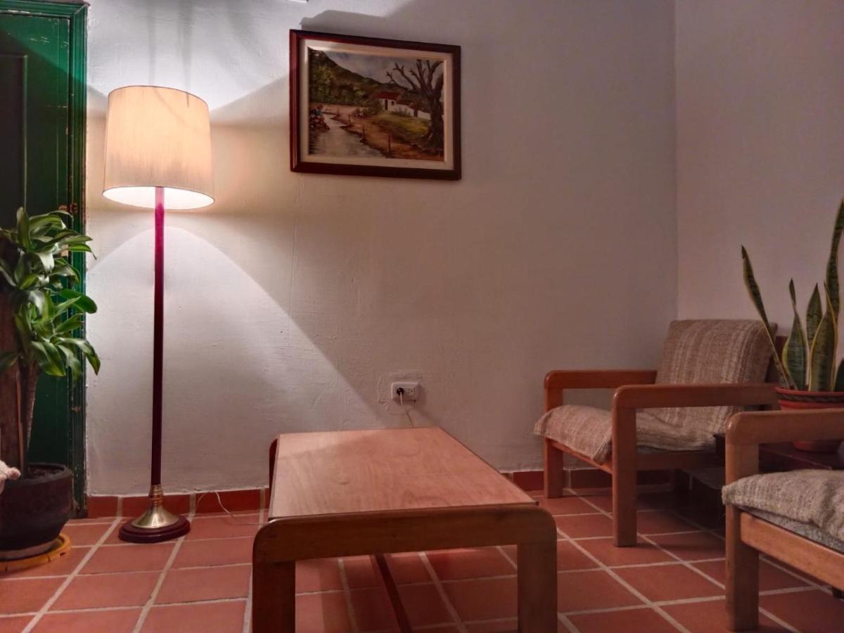 Casa De Lourdes - La Candelaria Богота Экстерьер фото