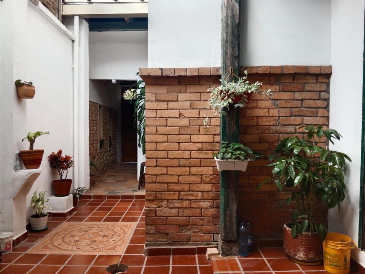 Casa De Lourdes - La Candelaria Богота Экстерьер фото