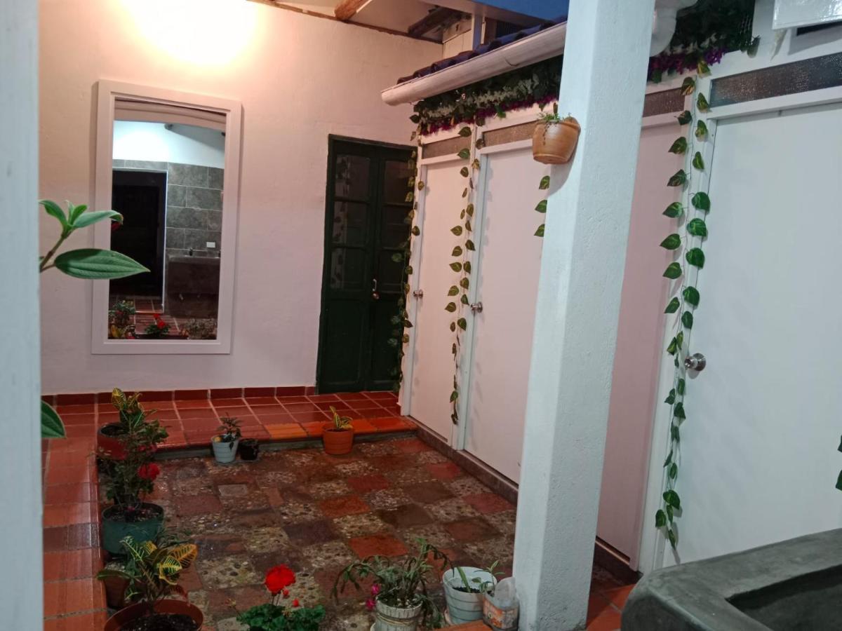 Casa De Lourdes - La Candelaria Богота Экстерьер фото