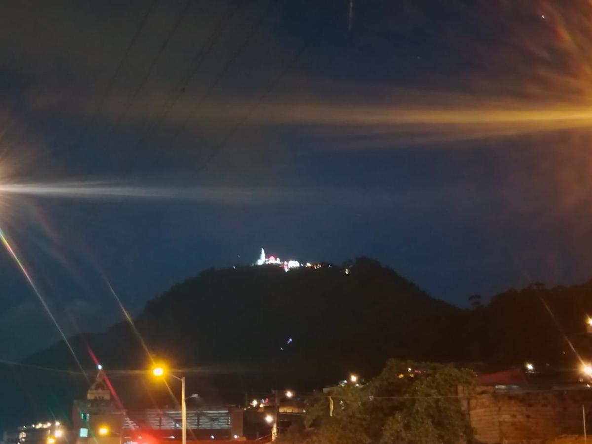 Casa De Lourdes - La Candelaria Богота Экстерьер фото