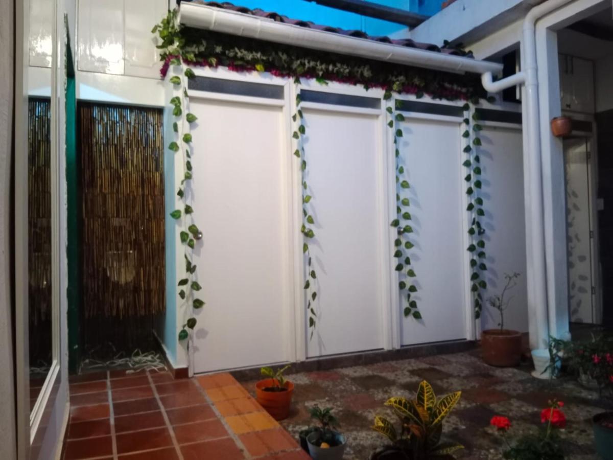 Casa De Lourdes - La Candelaria Богота Экстерьер фото