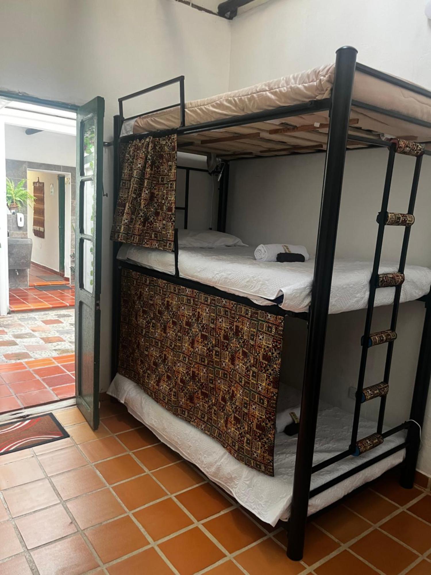 Casa De Lourdes - La Candelaria Богота Экстерьер фото
