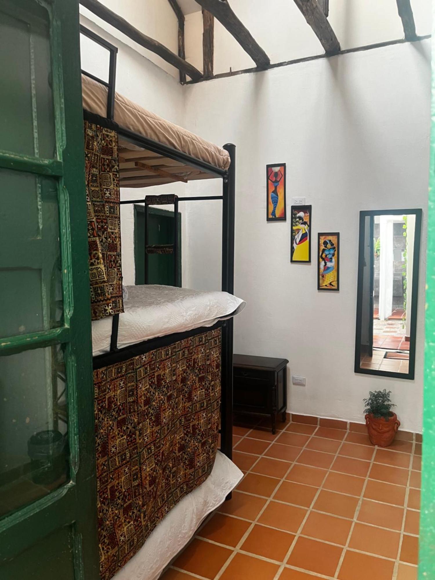 Casa De Lourdes - La Candelaria Богота Экстерьер фото